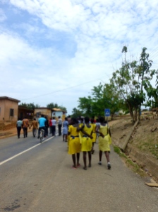 Walking to the center site in Asisiriwa.